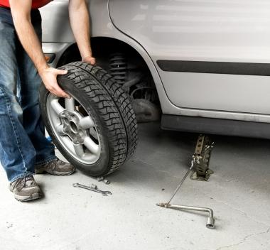change-flat-tire